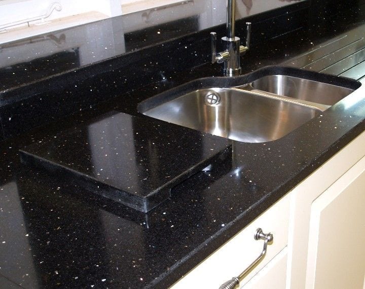 Granit Noir Galaxy utilisé pour un aménagement intérieur